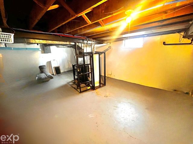 9521 Brace Street, Detroit, MI 48228