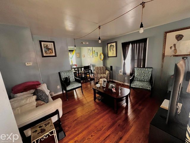 9521 Brace Street, Detroit, MI 48228