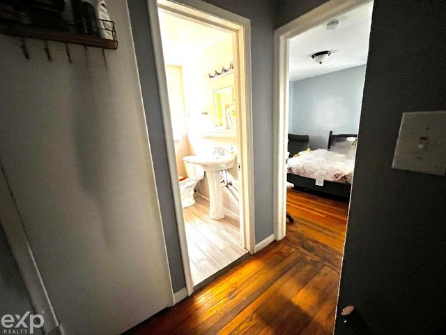 9521 Brace Street, Detroit, MI 48228