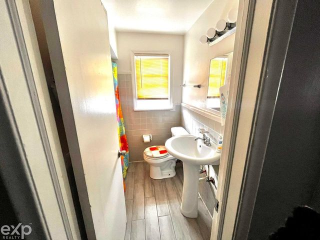 9521 Brace Street, Detroit, MI 48228