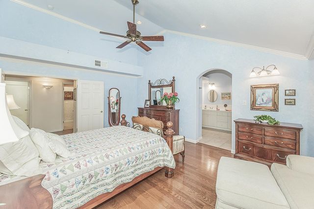 8466 N Dearing Avenue, Fresno, CA 93720