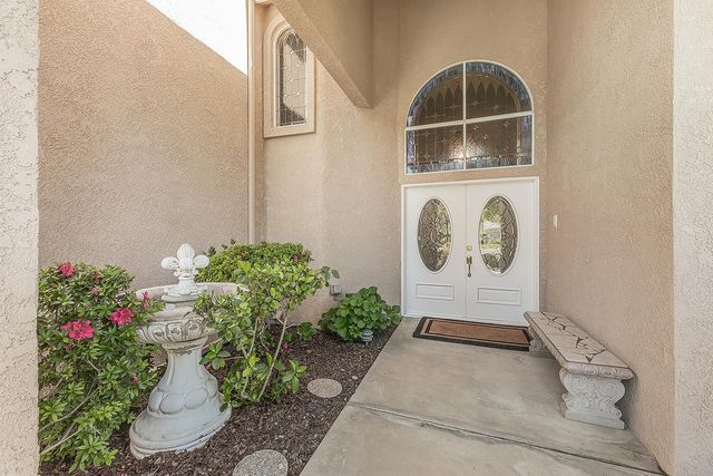 8466 N Dearing Avenue, Fresno, CA 93720