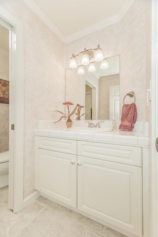 8466 N Dearing Avenue, Fresno, CA 93720