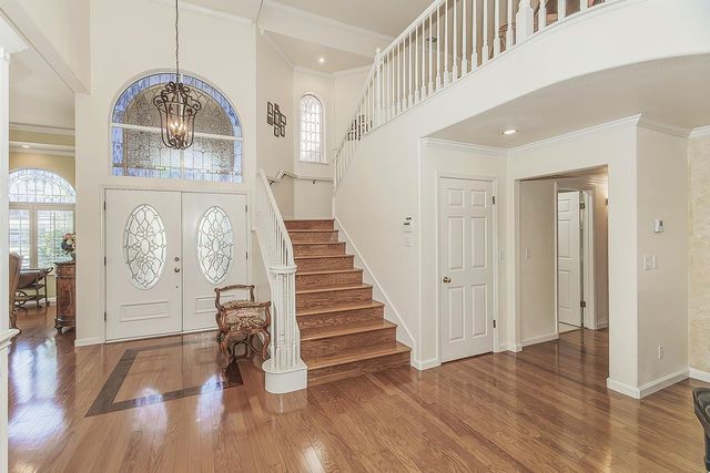 8466 N Dearing Avenue, Fresno, CA 93720