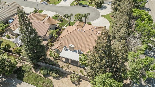 8466 N Dearing Avenue, Fresno, CA 93720