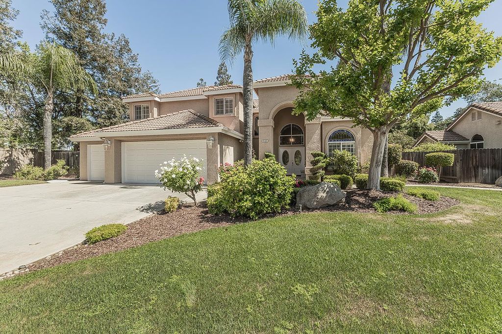 8466 N Dearing Avenue, Fresno, CA 93720