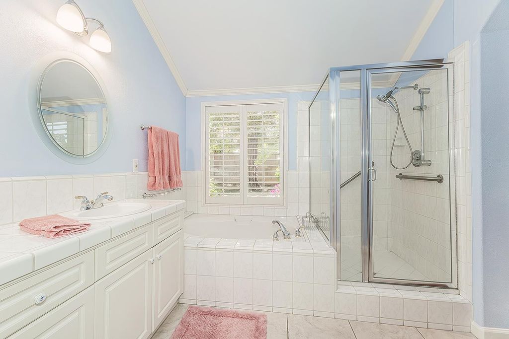 Image 31 of property listing at 8466 N Dearing Avenue, Fresno, CA 93720