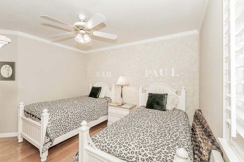 Image 33 of property listing at 8466 N Dearing Avenue, Fresno, CA 93720