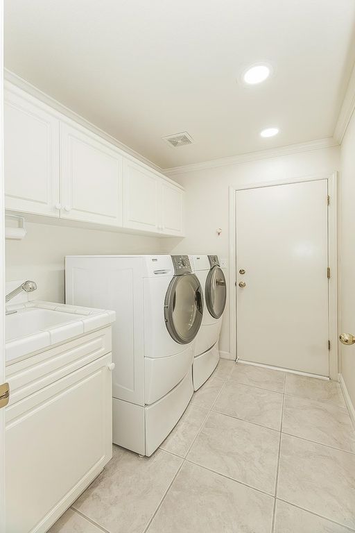 Image 37 of property listing at 8466 N Dearing Avenue, Fresno, CA 93720