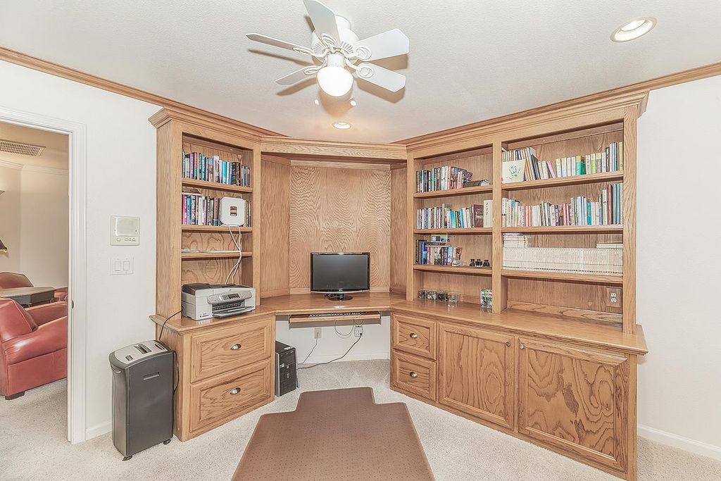 Image 44 of property listing at 8466 N Dearing Avenue, Fresno, CA 93720