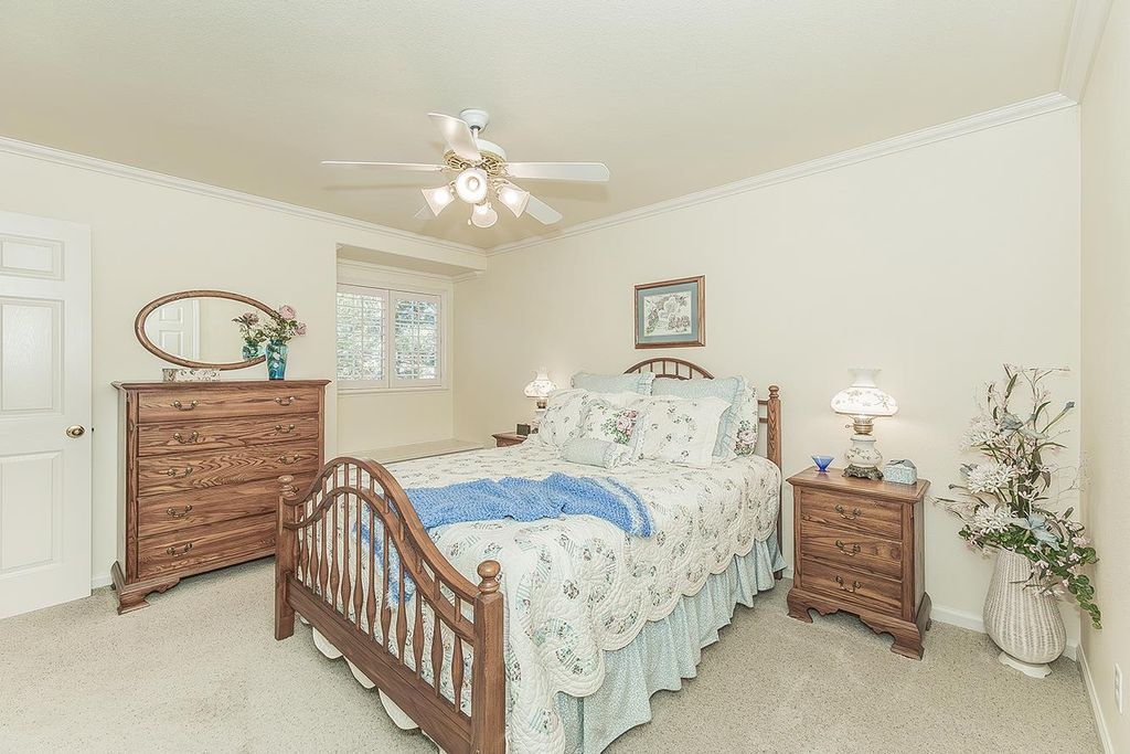 Image 54 of property listing at 8466 N Dearing Avenue, Fresno, CA 93720