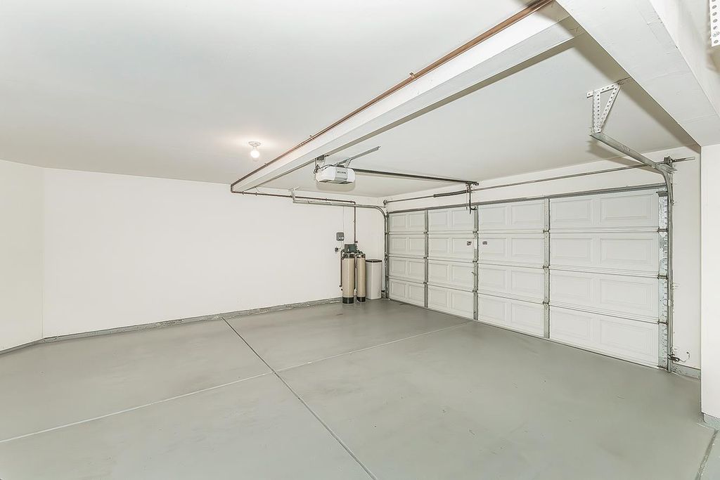 Image 66 of property listing at 8466 N Dearing Avenue, Fresno, CA 93720