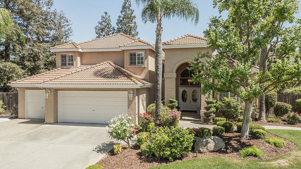 Image 67 of property listing at 8466 N Dearing Avenue, Fresno, CA 93720