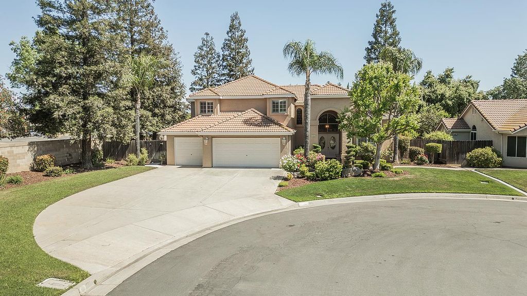 Image 69 of property listing at 8466 N Dearing Avenue, Fresno, CA 93720