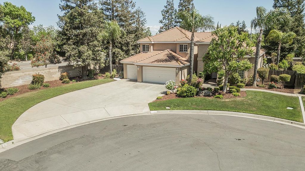 Image 70 of property listing at 8466 N Dearing Avenue, Fresno, CA 93720