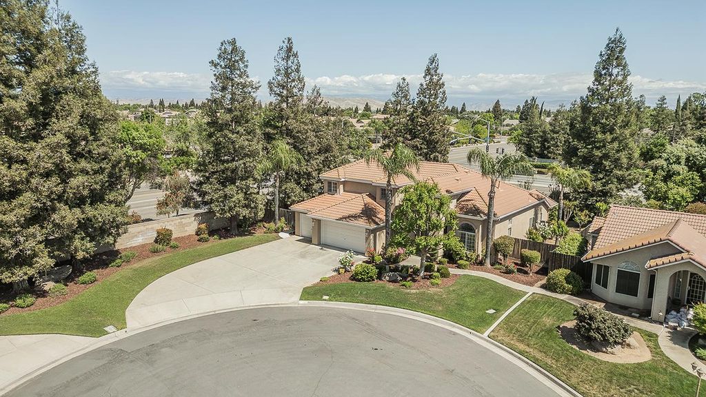 Image 72 of property listing at 8466 N Dearing Avenue, Fresno, CA 93720