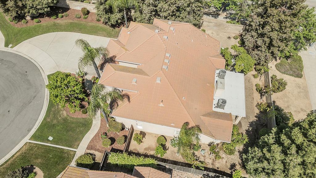 Image 73 of property listing at 8466 N Dearing Avenue, Fresno, CA 93720