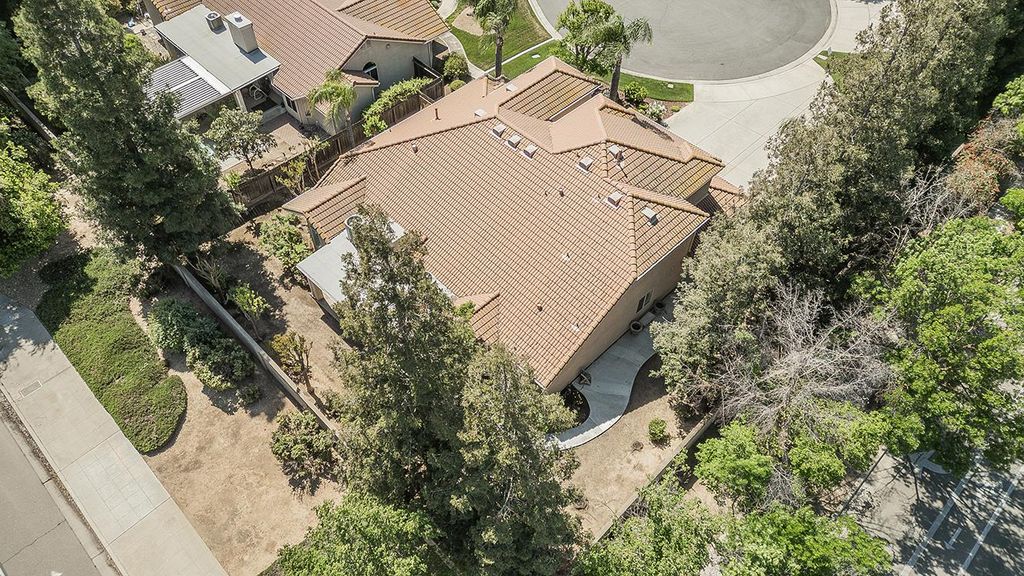 Image 76 of property listing at 8466 N Dearing Avenue, Fresno, CA 93720