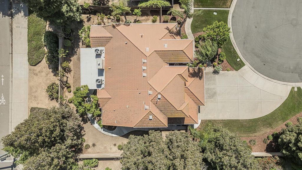 Image 78 of property listing at 8466 N Dearing Avenue, Fresno, CA 93720