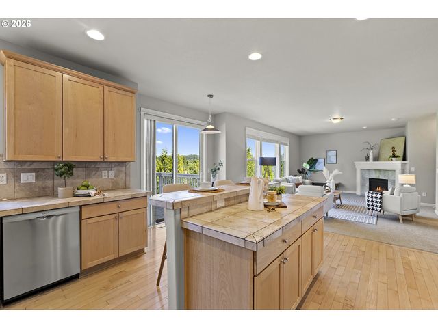12712 Se DREAM WEAVER Ct, Happy Valley, OR 97086