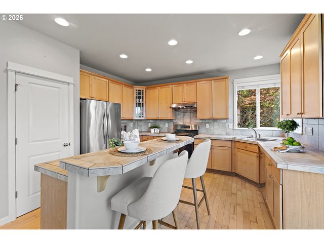 12712 Se DREAM WEAVER Ct, Happy Valley, OR 97086