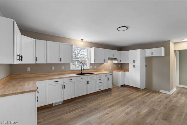 75 W Dartmore Avenue, Akron, OH 44301