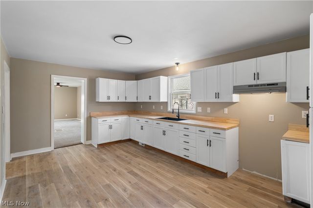 75 W Dartmore Avenue, Akron, OH 44301