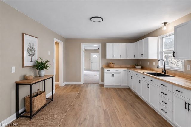 75 W Dartmore Avenue, Akron, OH 44301