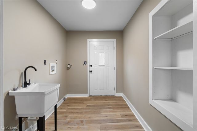 75 W Dartmore Avenue, Akron, OH 44301