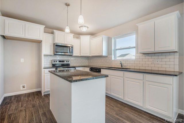 2112 Stillwater Drive, Davison Township, MI 48423