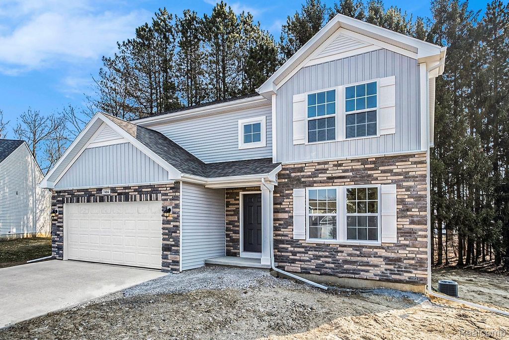 2112 Stillwater Drive, Davison Township, MI 48423