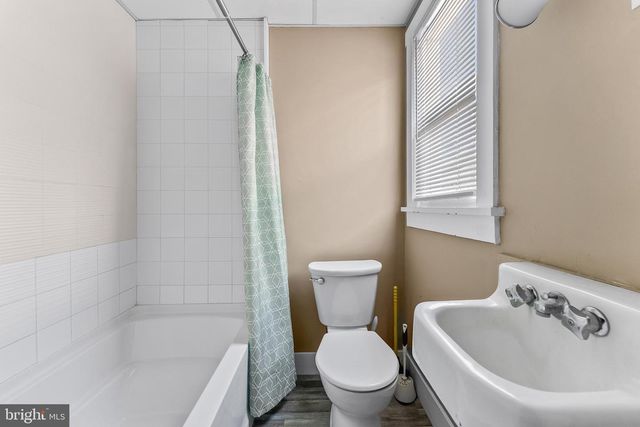 120 E SCHELLENGER AVE, Wildwood, NJ 08260