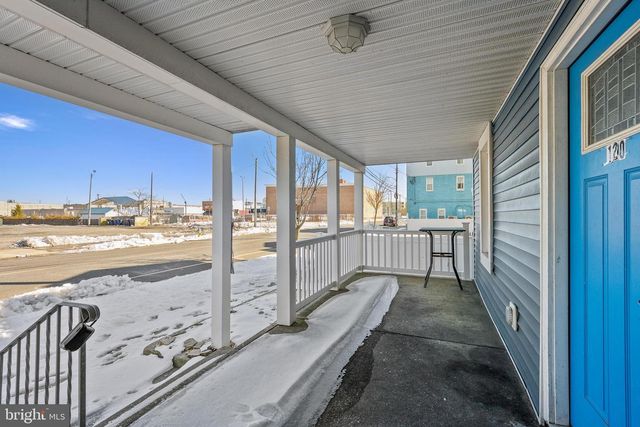 120 E SCHELLENGER AVE, Wildwood, NJ 08260