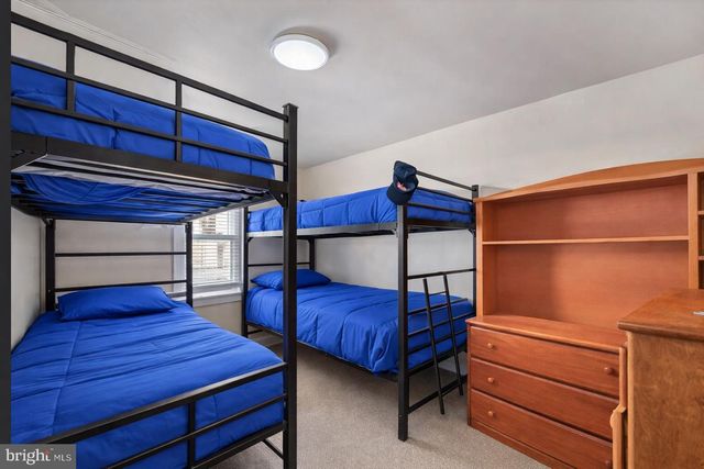 120 E SCHELLENGER AVE, Wildwood, NJ 08260