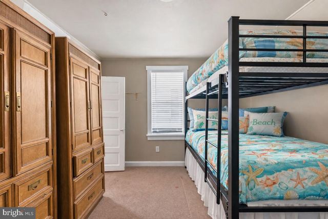 120 E SCHELLENGER AVE, Wildwood, NJ 08260