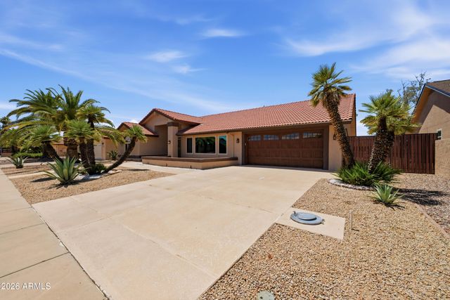 14411 W RAVENSWOOD Drive, Sun City West, AZ 85375