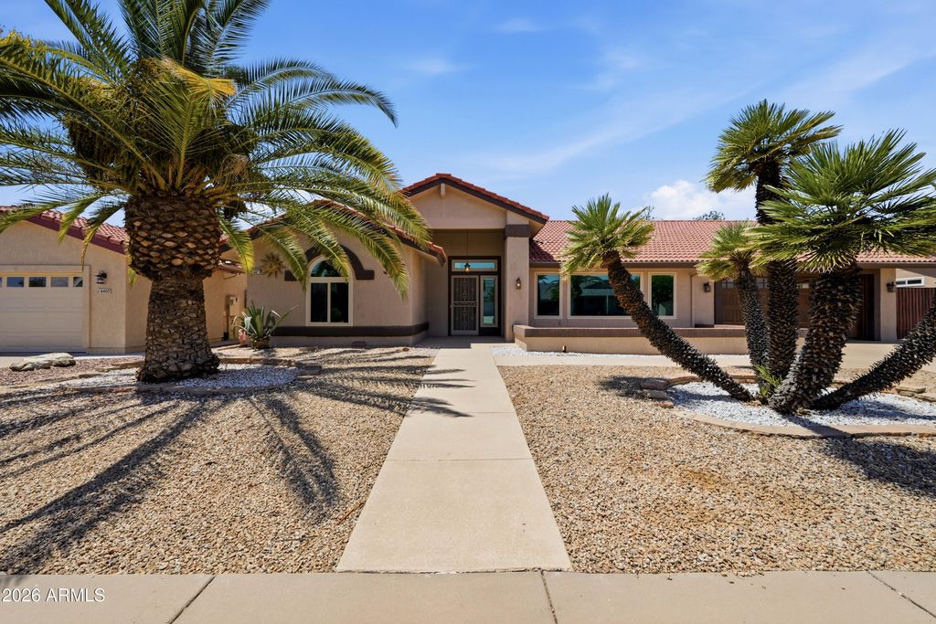 14411 W RAVENSWOOD Drive, Sun City West, AZ 85375