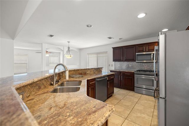 15813 SW 16TH AVENUE ROAD, Ocala, FL 34473