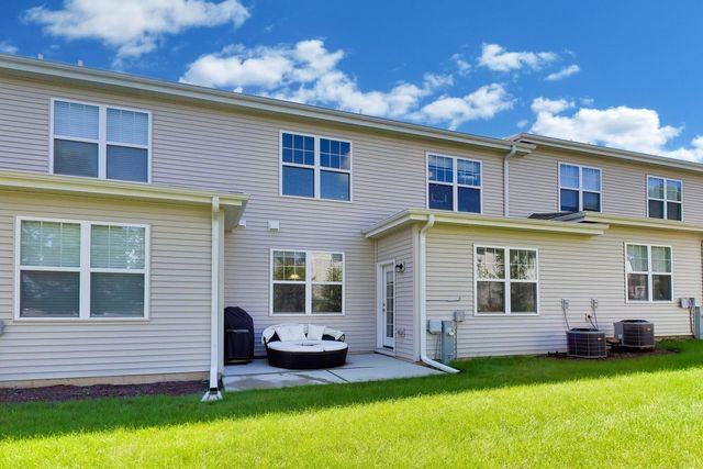 3810 Monica Lane 5, Johnsburg, IL 60051