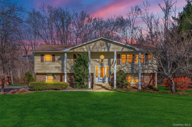 38 E Mayer Drive, Suffern, NY 10901