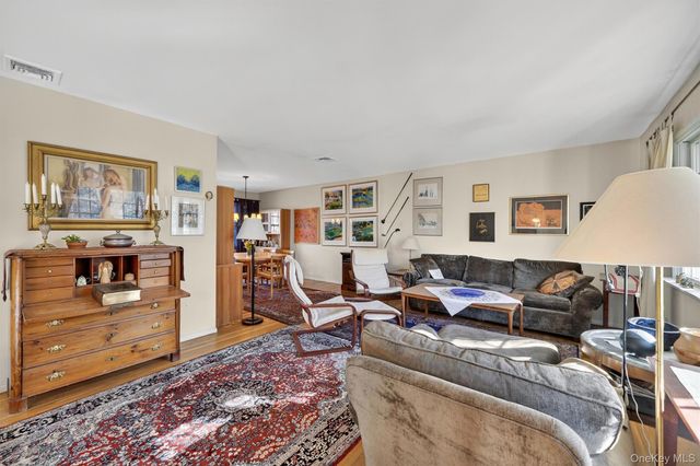 38 E Mayer Drive, Suffern, NY 10901