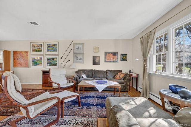 38 E Mayer Drive, Suffern, NY 10901