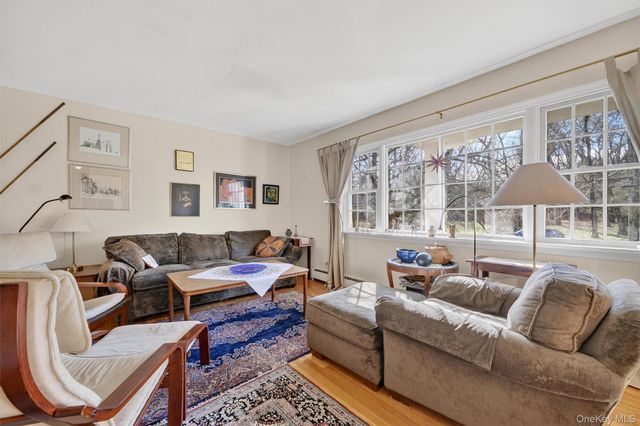 38 E Mayer Drive, Suffern, NY 10901