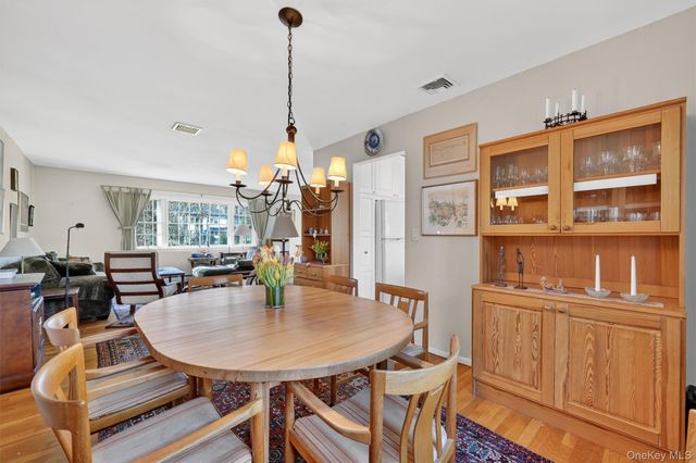 38 E Mayer Drive, Suffern, NY 10901