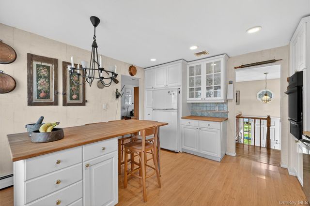 38 E Mayer Drive, Suffern, NY 10901