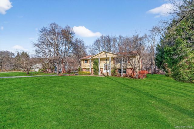 38 E Mayer Drive, Suffern, NY 10901