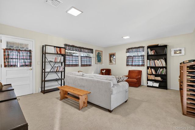 38 E Mayer Drive, Suffern, NY 10901