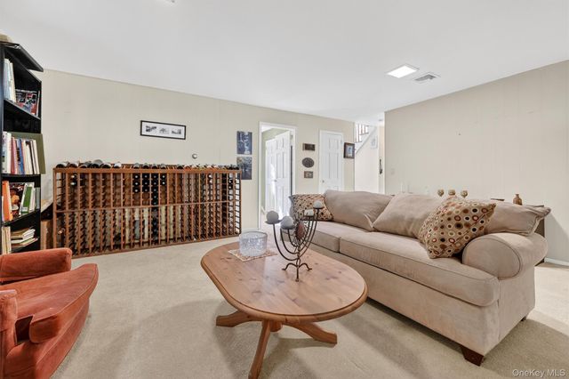 38 E Mayer Drive, Suffern, NY 10901