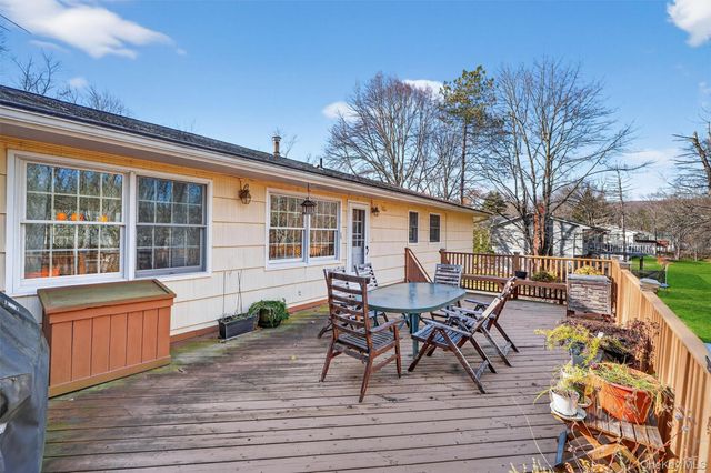 38 E Mayer Drive, Suffern, NY 10901