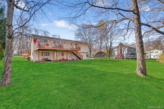 38 E Mayer Drive, Suffern, NY 10901